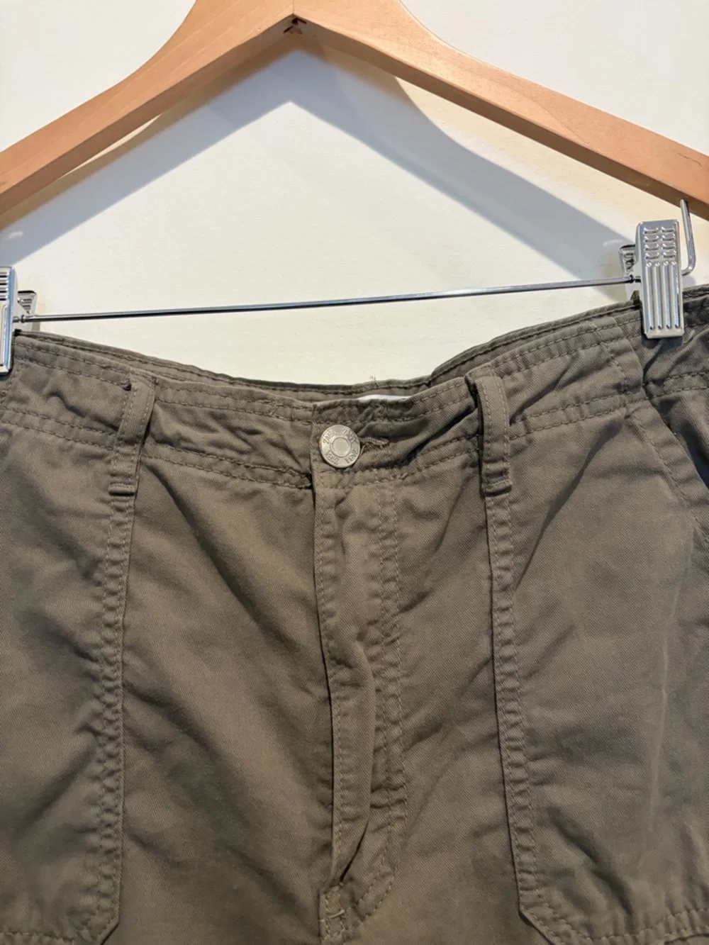Zara Olive Cargo Pants with Multi-Pocket Utility Design - Picture 4 of 6